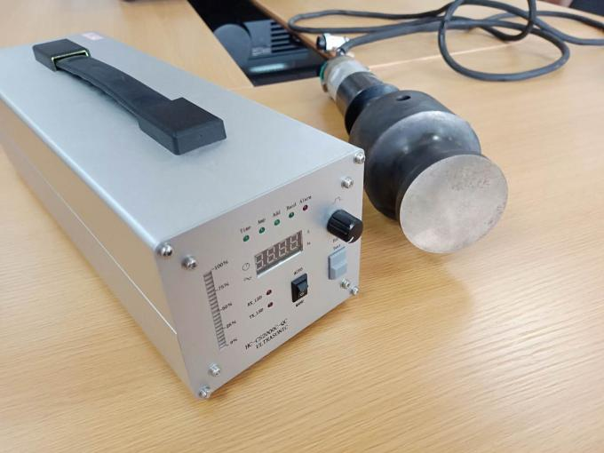 800W Ultrasonic Seam Welding Equipment For Fabric Melt - Blown And PP Roll 1