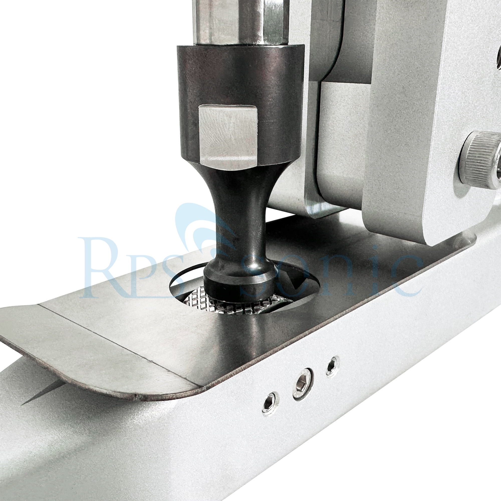 Nonwoven Ultrasonic Fabric Cutting Machine With Titanium Blade 40Khz 300W