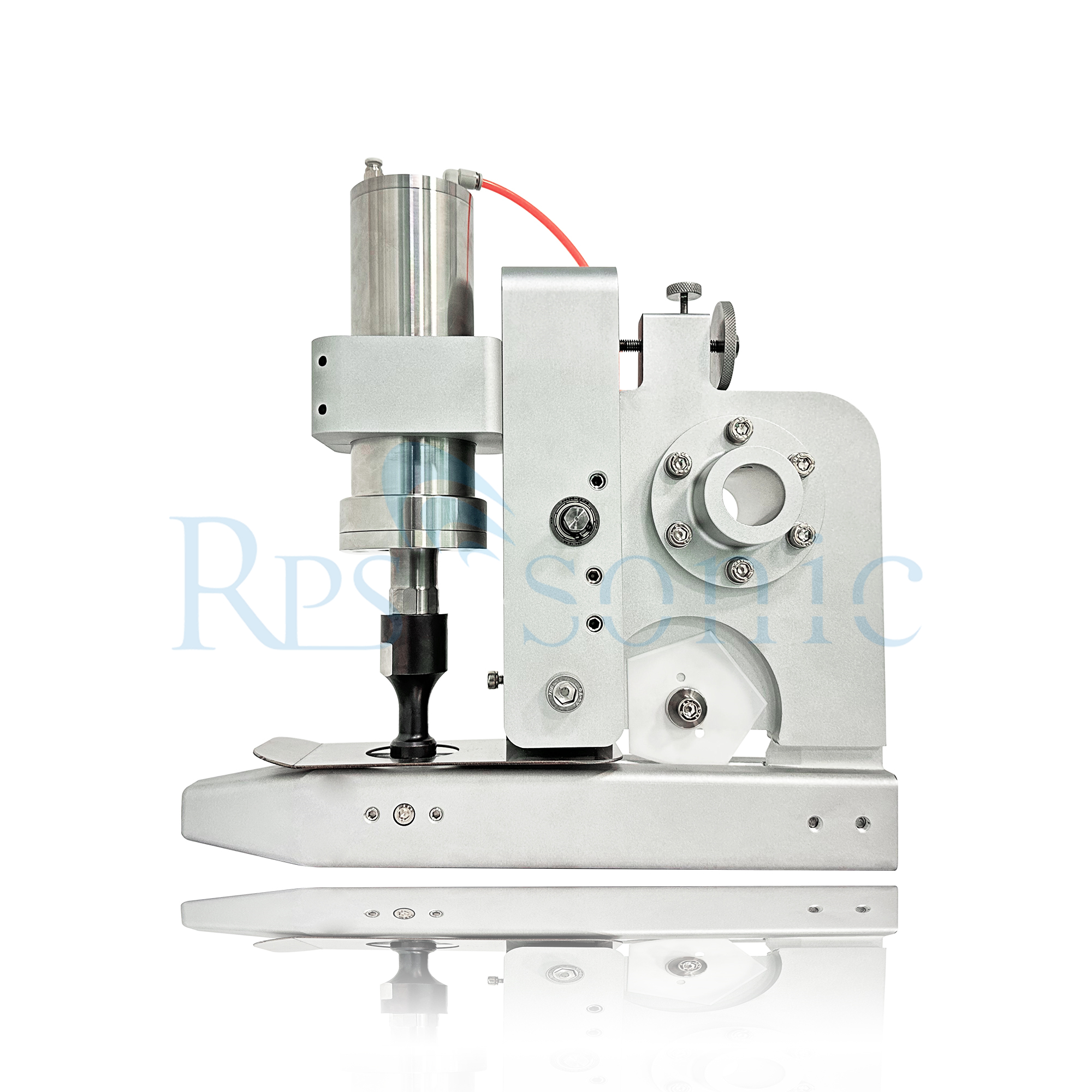 Nonwoven Ultrasonic Fabric Cutting Machine With Titanium Blade 40Khz 300W