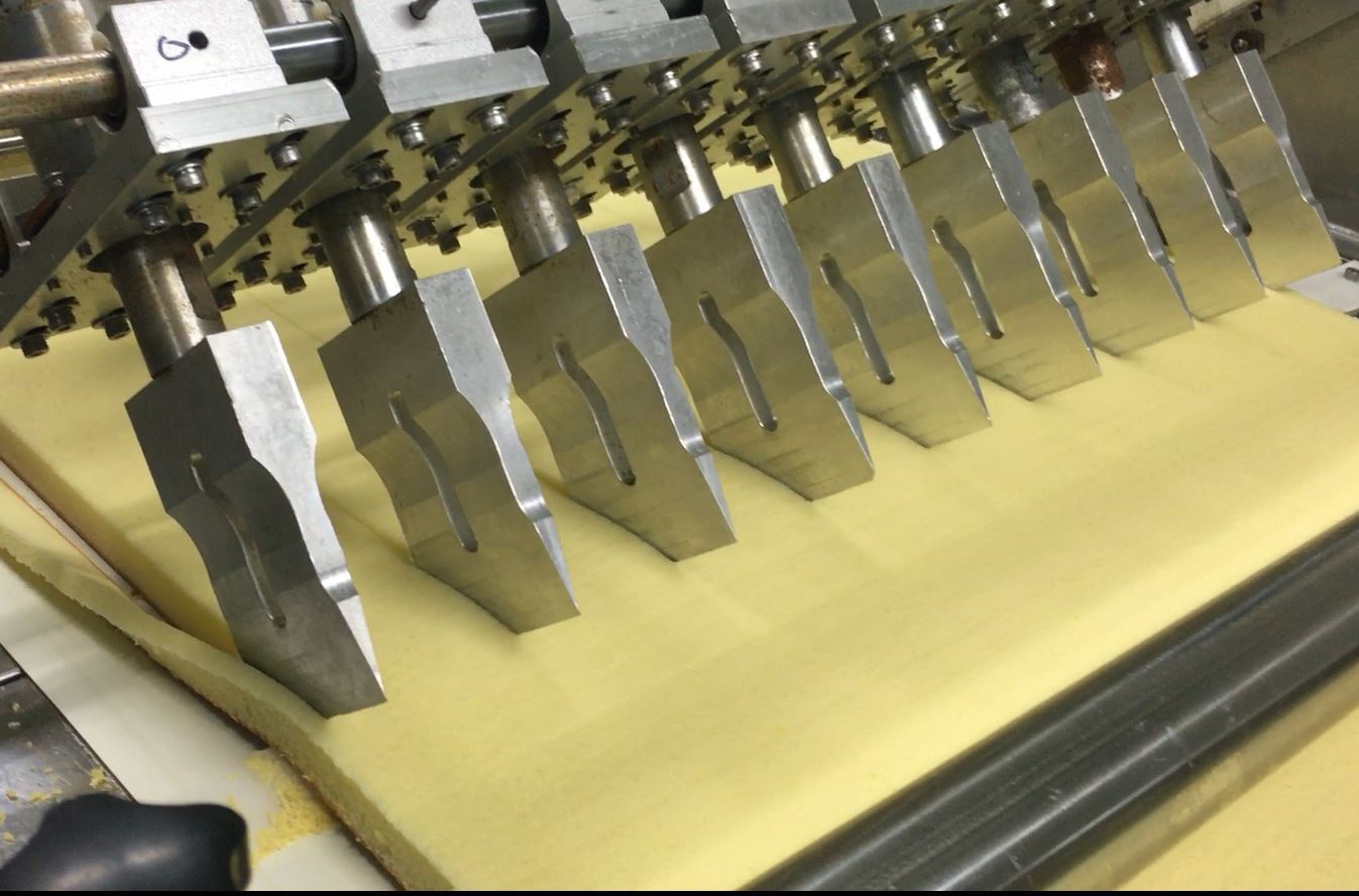 cheese cake cutting